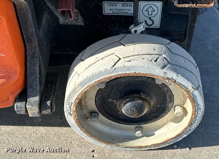 image for item DX5685 2012 JLG 1930ES scissor lift