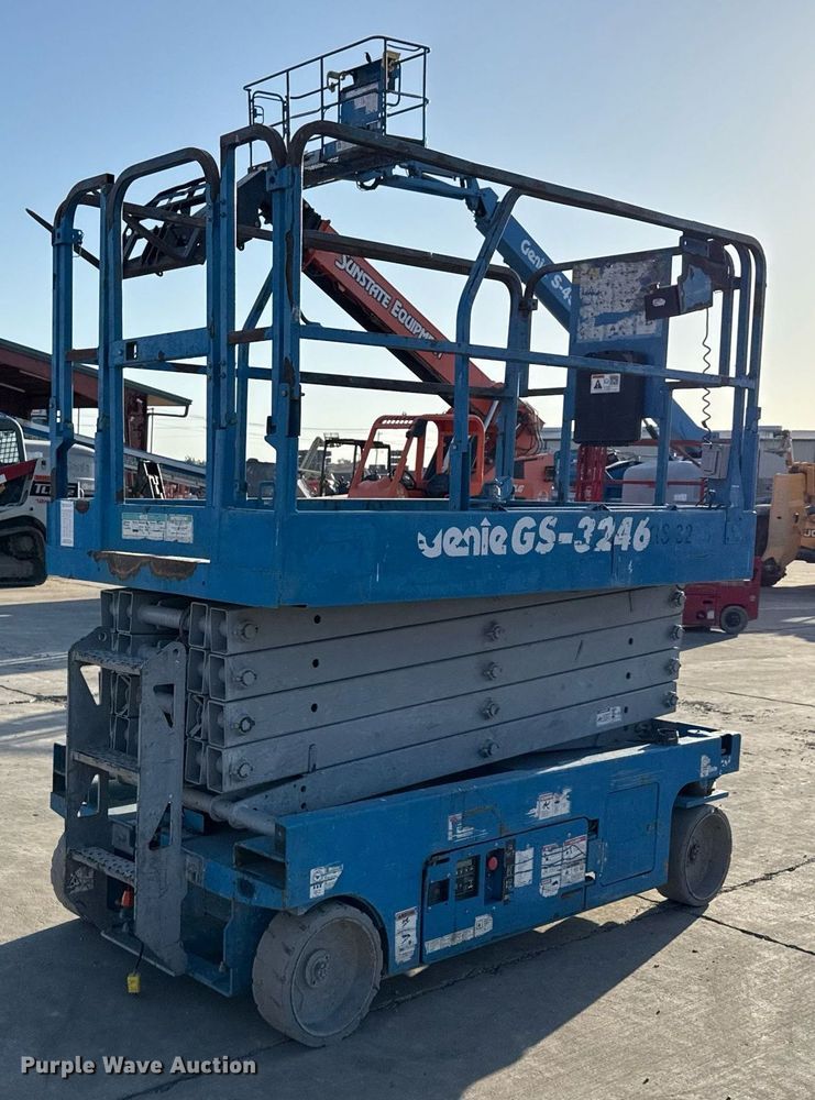 image for item DX5686 2016 Genie GS-3246 scissor lift