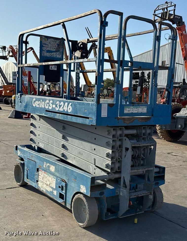 image for item DX5686 2016 Genie GS-3246 scissor lift