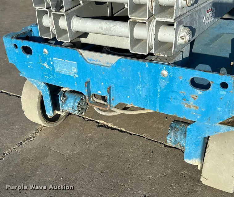 image for item DX5686 2016 Genie GS-3246 scissor lift