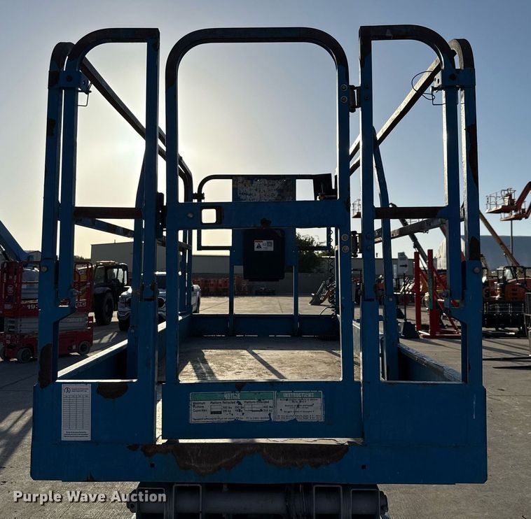 image for item DX5686 2016 Genie GS-3246 scissor lift