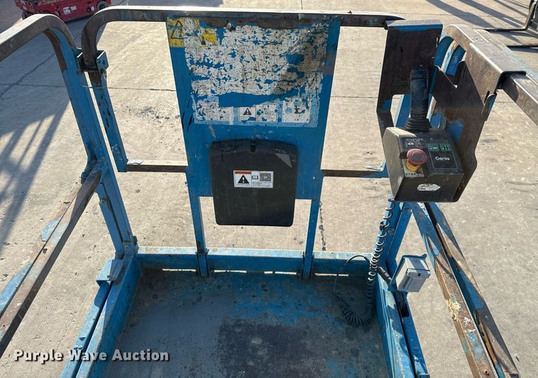 image for item DX5686 2016 Genie GS-3246 scissor lift