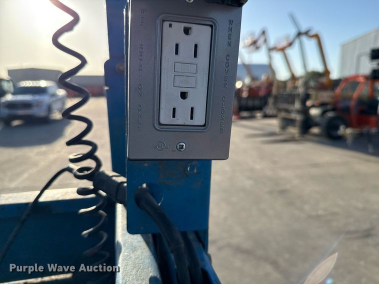 image for item DX5686 2016 Genie GS-3246 scissor lift