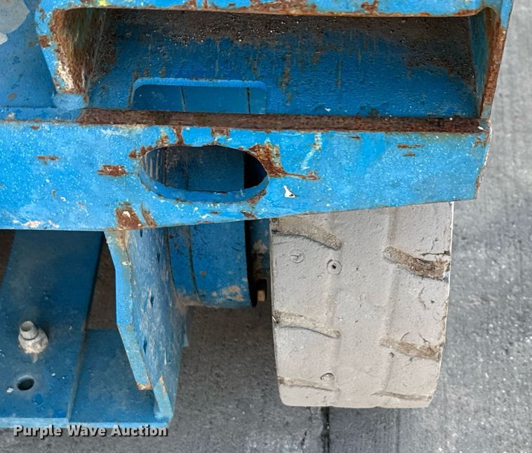 image for item DX5686 2016 Genie GS-3246 scissor lift