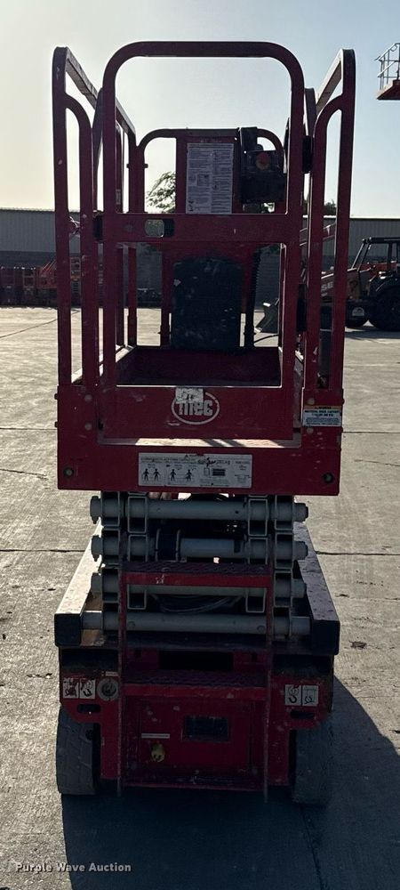 image for item DX5687 2017 MEC 1930SE scissor lift