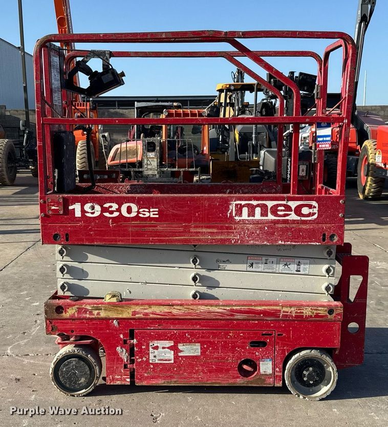image for item DX5687 2017 MEC 1930SE scissor lift