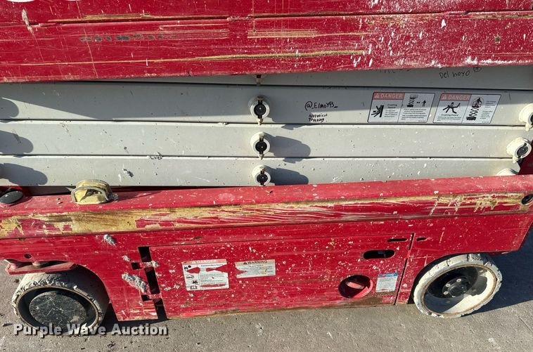 image for item DX5687 2017 MEC 1930SE scissor lift