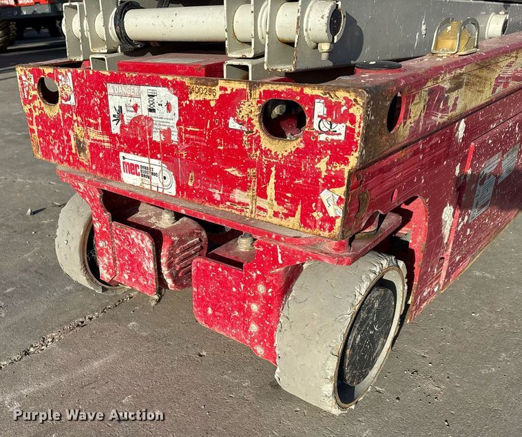 image for item DX5687 2017 MEC 1930SE scissor lift