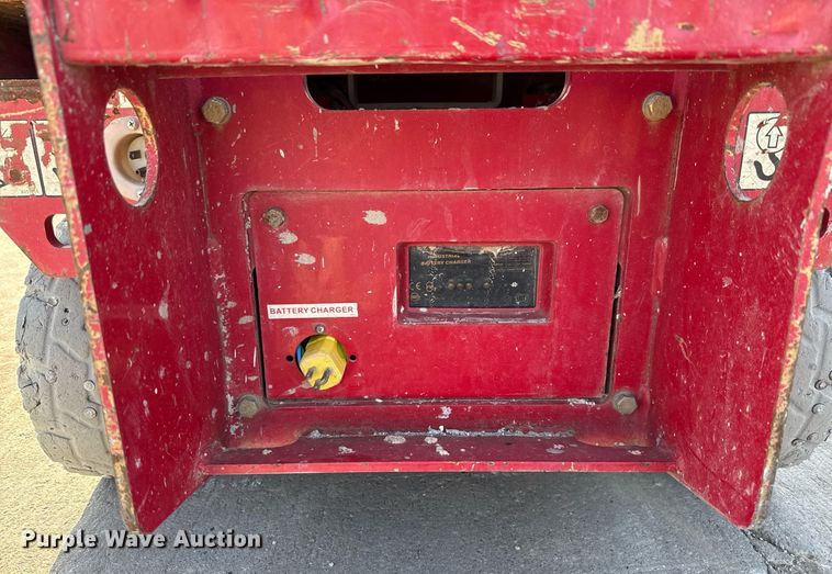 image for item DX5687 2017 MEC 1930SE scissor lift