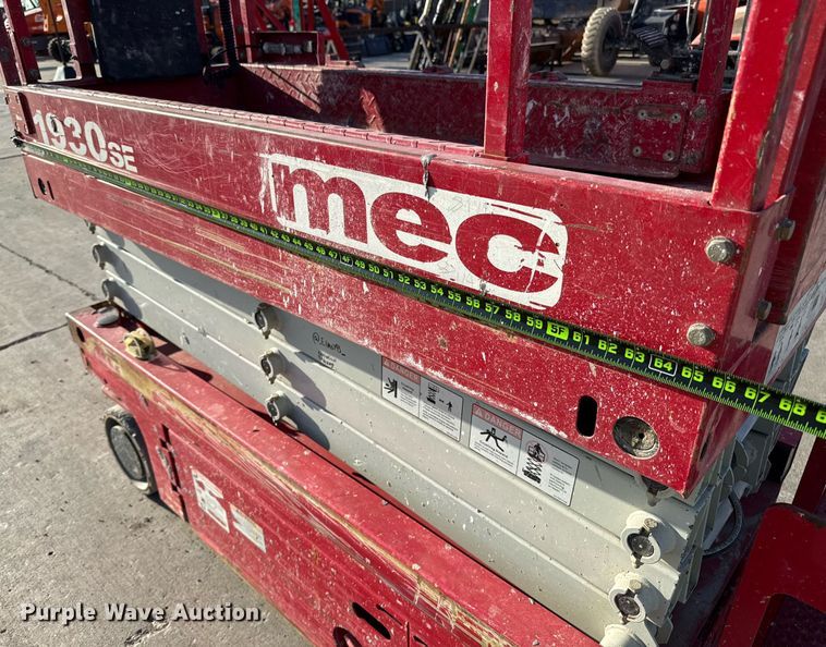 image for item DX5687 2017 MEC 1930SE scissor lift