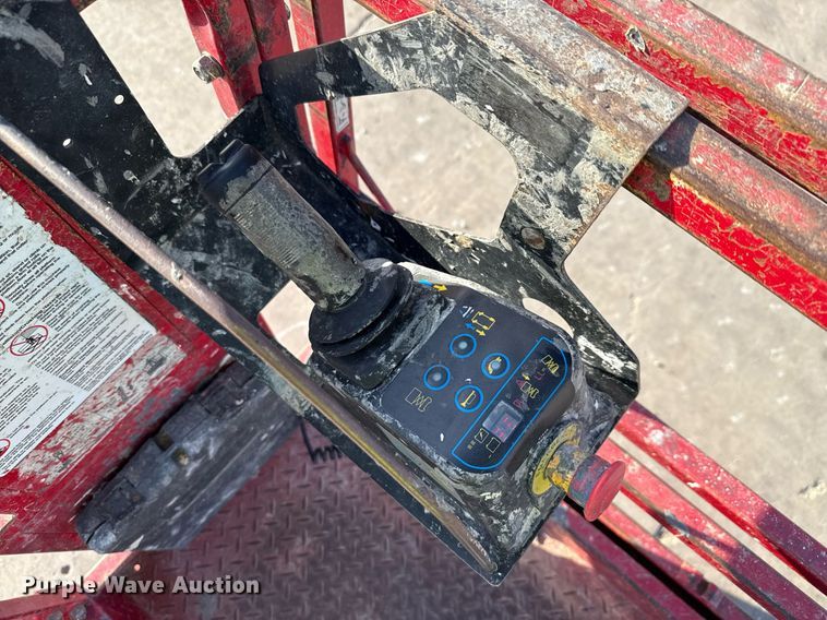 image for item DX5687 2017 MEC 1930SE scissor lift