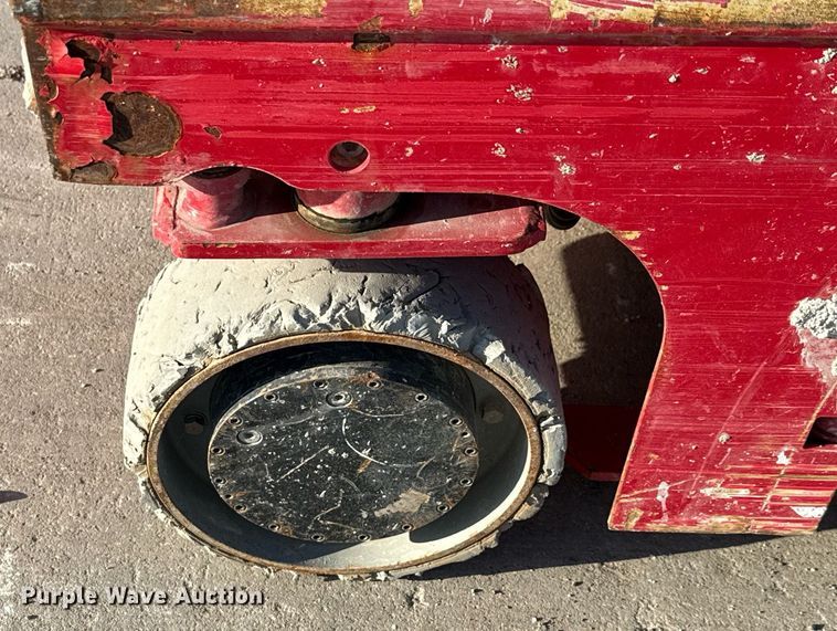 image for item DX5687 2017 MEC 1930SE scissor lift