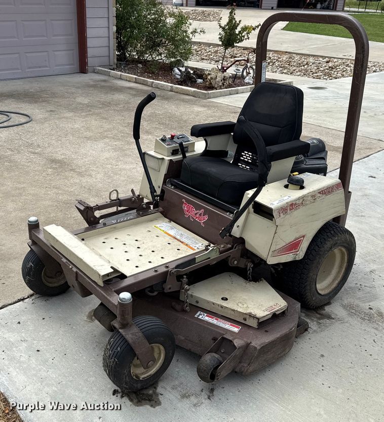 Grasshopper 126 ZTR lawn mower in Manor, TX | Item DX5704 sold