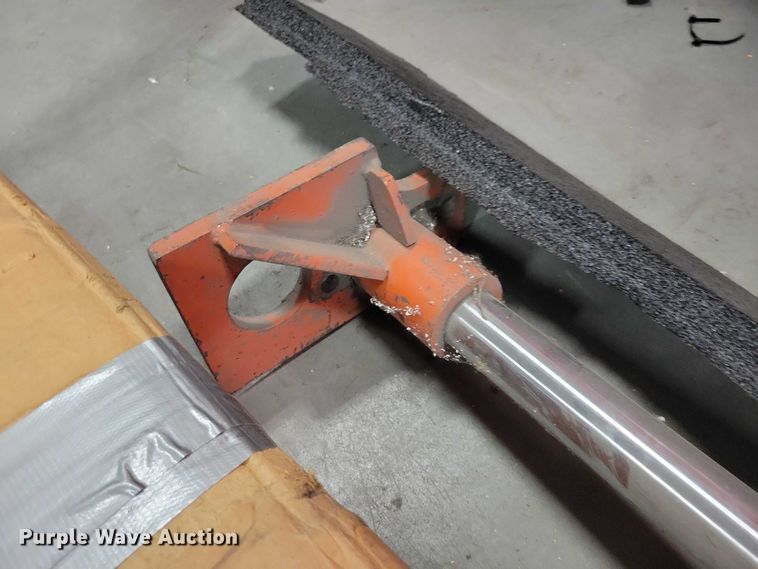 image for item DX7184 Piranha 50 shear/punch