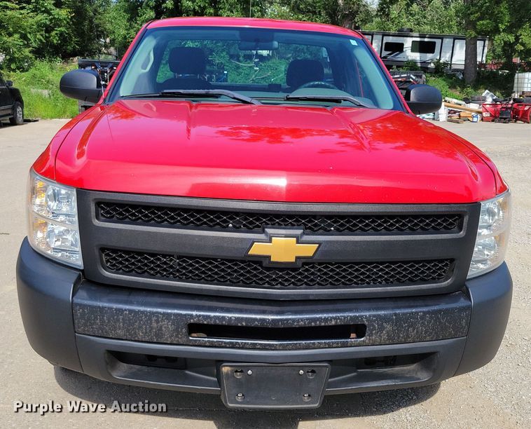 image for item DX7185 2013 Chevrolet Silverado 1500 pickup truck