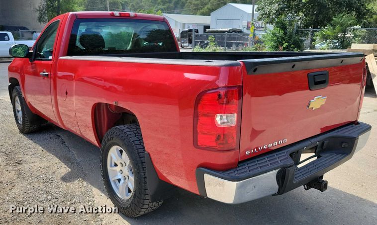 image for item DX7185 2013 Chevrolet Silverado 1500 pickup truck