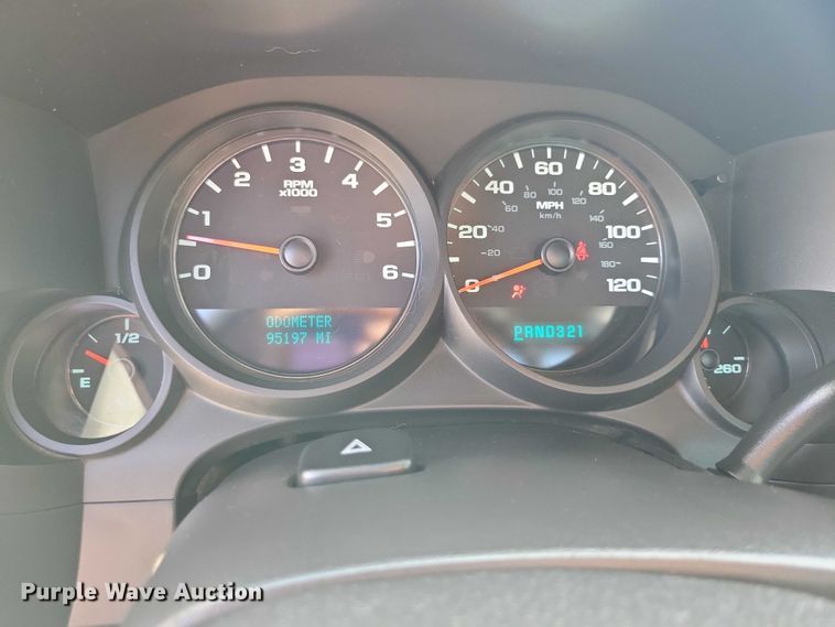 image for item DX7185 2013 Chevrolet Silverado 1500 pickup truck