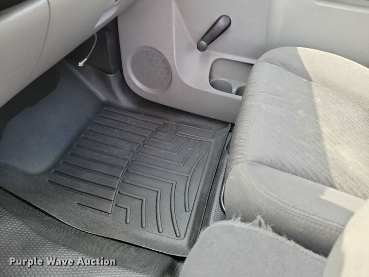 image for item DX7185 2013 Chevrolet Silverado 1500 pickup truck