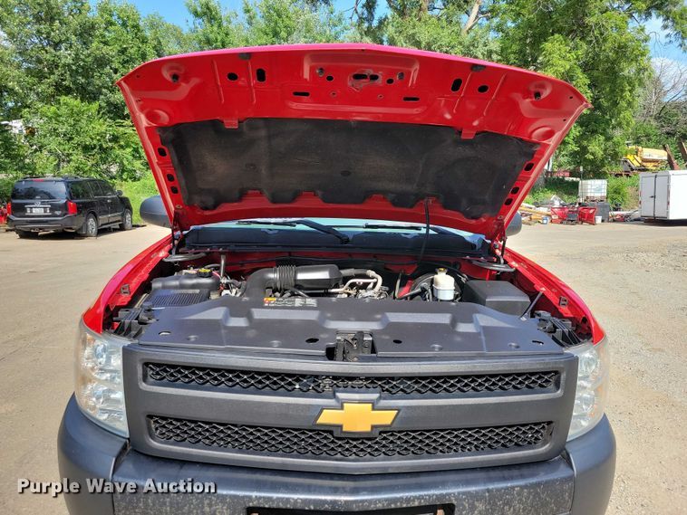 image for item DX7185 2013 Chevrolet Silverado 1500 pickup truck