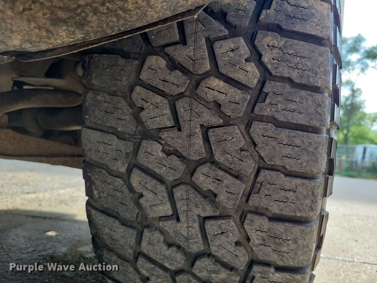 image for item DX7185 2013 Chevrolet Silverado 1500 pickup truck