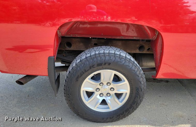 image for item DX7185 2013 Chevrolet Silverado 1500 pickup truck