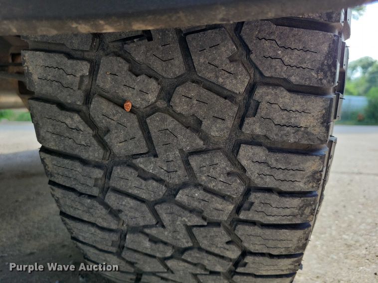 image for item DX7185 2013 Chevrolet Silverado 1500 pickup truck