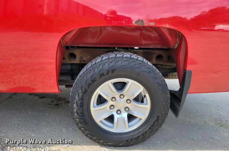 image for item DX7185 2013 Chevrolet Silverado 1500 pickup truck