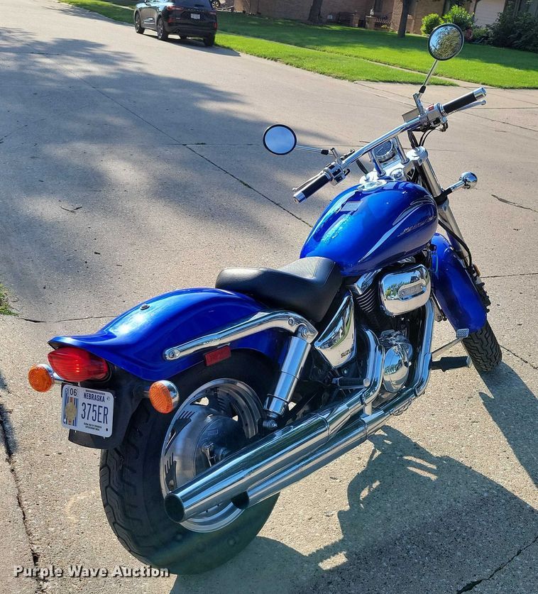 image for item DX7229 2001 Suzuki Marauder motorcycle