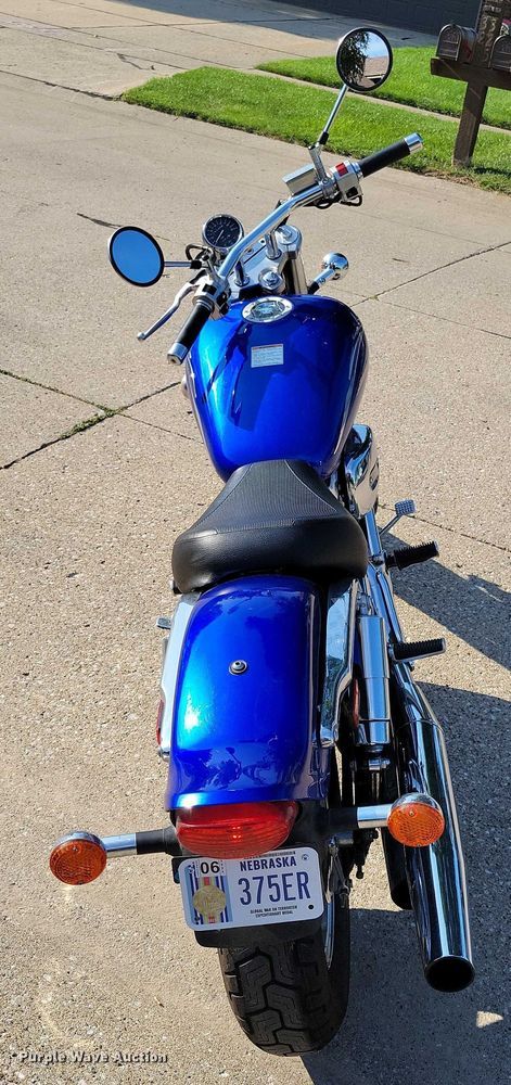 image for item DX7229 2001 Suzuki Marauder motorcycle