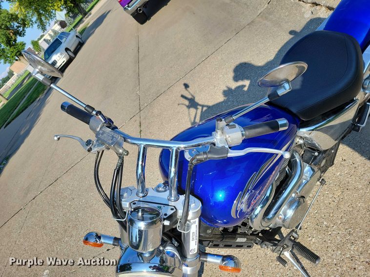 image for item DX7229 2001 Suzuki Marauder motorcycle