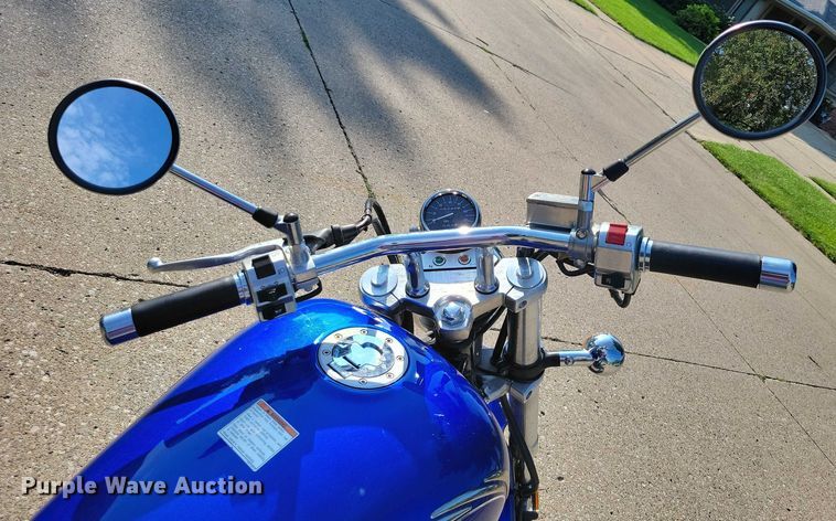 image for item DX7229 2001 Suzuki Marauder motorcycle