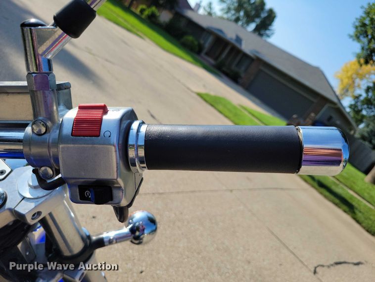 image for item DX7229 2001 Suzuki Marauder motorcycle