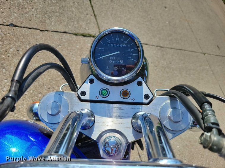 image for item DX7229 2001 Suzuki Marauder motorcycle