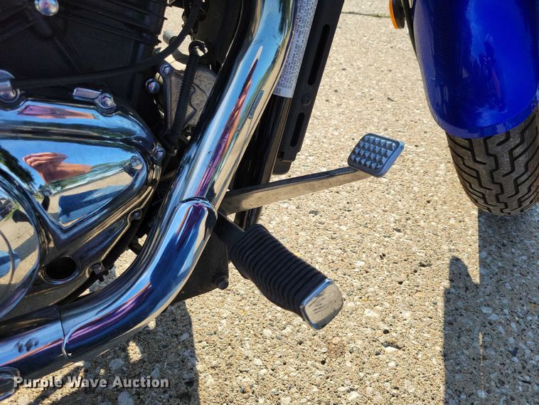 image for item DX7229 2001 Suzuki Marauder motorcycle