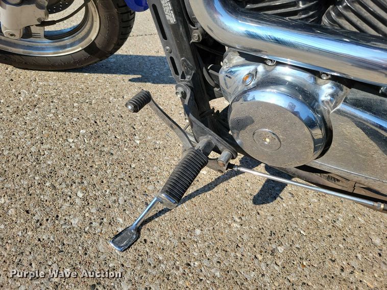 image for item DX7229 2001 Suzuki Marauder motorcycle