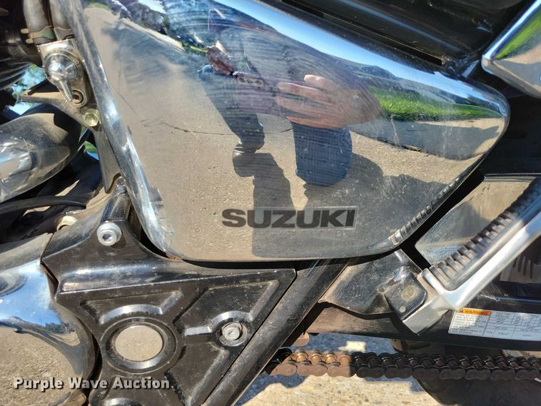 image for item DX7229 2001 Suzuki Marauder motorcycle