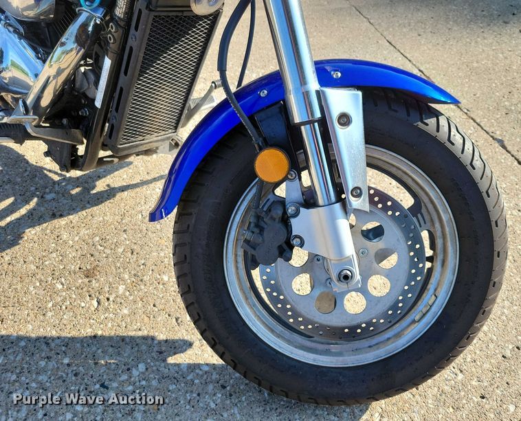 image for item DX7229 2001 Suzuki Marauder motorcycle