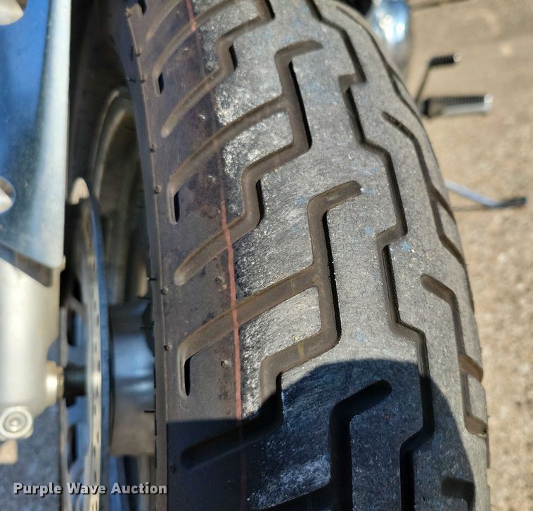 image for item DX7229 2001 Suzuki Marauder motorcycle