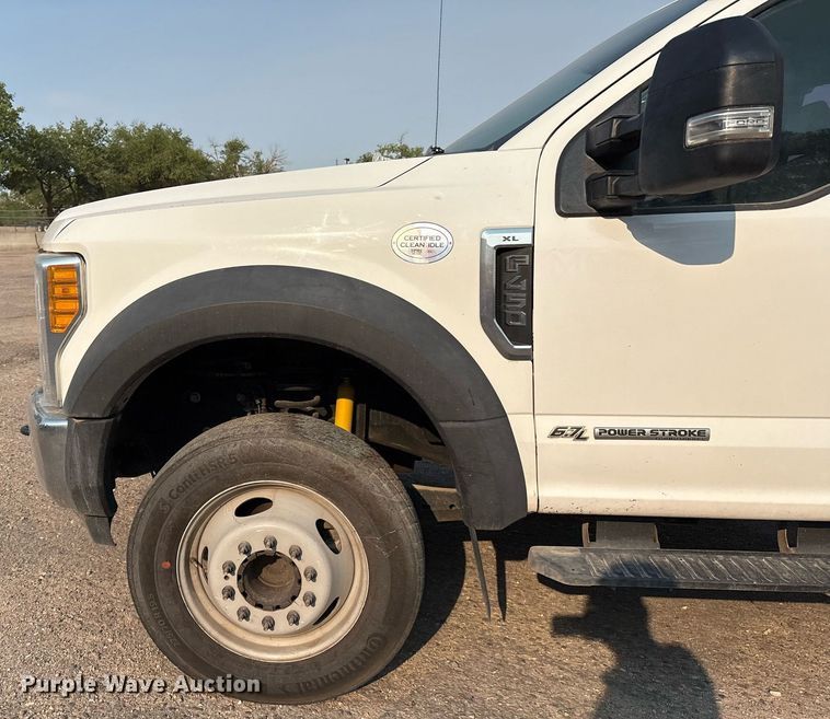 image for item DX8014 2017 Ford F450 Super Duty XL SuperCab truck cab and chassis