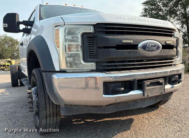 image for item DX8014 2017 Ford F450 Super Duty XL SuperCab truck cab and chassis