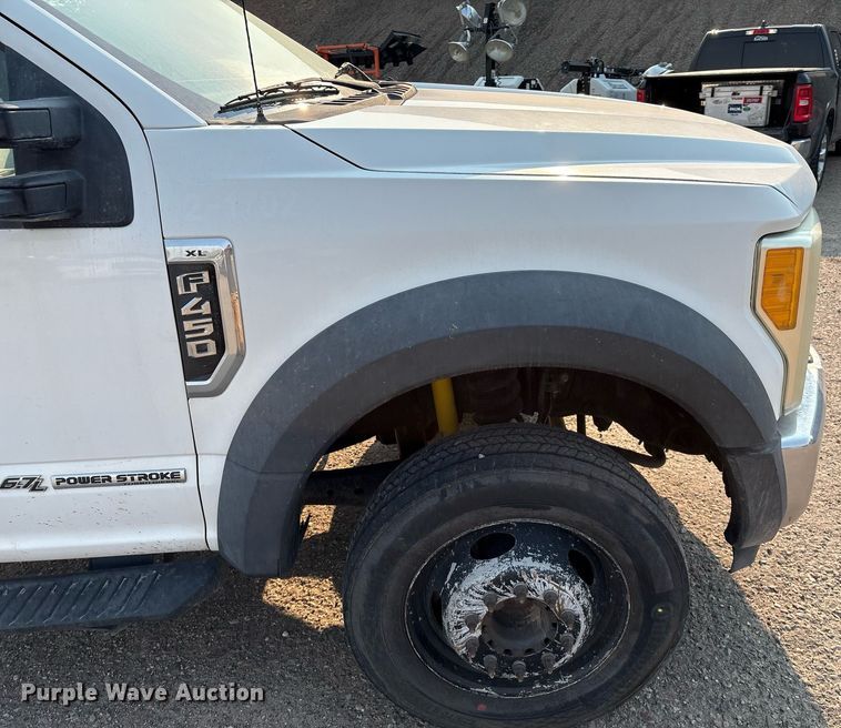 image for item DX8014 2017 Ford F450 Super Duty XL SuperCab truck cab and chassis