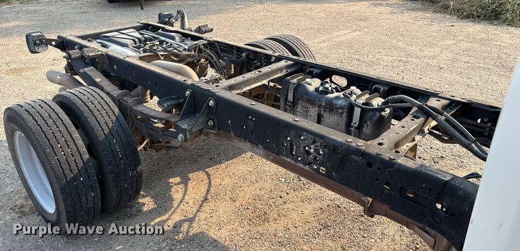 image for item DX8014 2017 Ford F450 Super Duty XL SuperCab truck cab and chassis