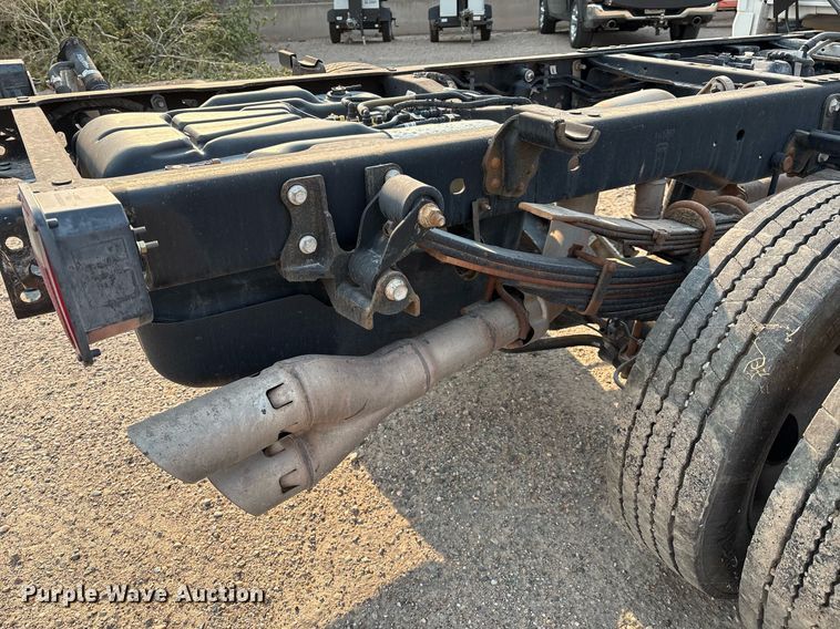 image for item DX8014 2017 Ford F450 Super Duty XL SuperCab truck cab and chassis