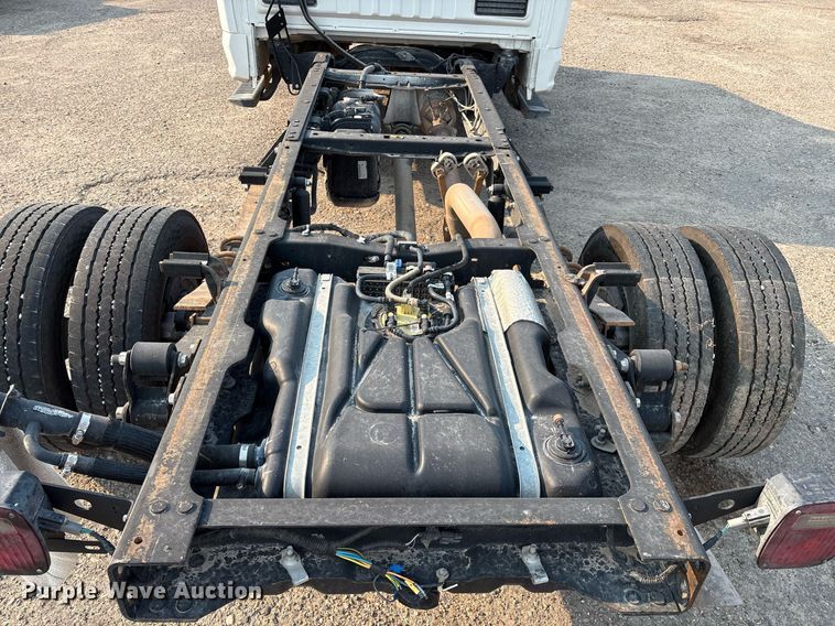 image for item DX8014 2017 Ford F450 Super Duty XL SuperCab truck cab and chassis