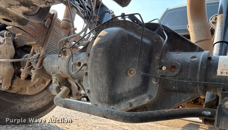 image for item DX8014 2017 Ford F450 Super Duty XL SuperCab truck cab and chassis