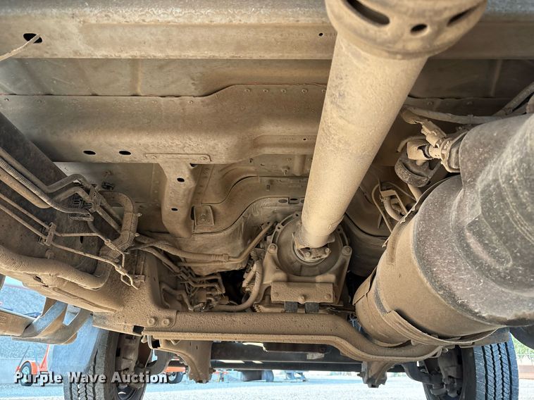 image for item DX8014 2017 Ford F450 Super Duty XL SuperCab truck cab and chassis