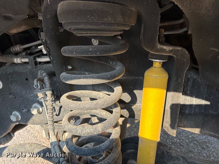 image for item DX8014 2017 Ford F450 Super Duty XL SuperCab truck cab and chassis