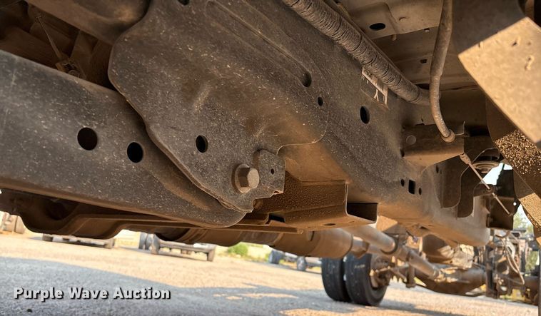 image for item DX8014 2017 Ford F450 Super Duty XL SuperCab truck cab and chassis