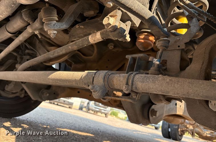 image for item DX8014 2017 Ford F450 Super Duty XL SuperCab truck cab and chassis