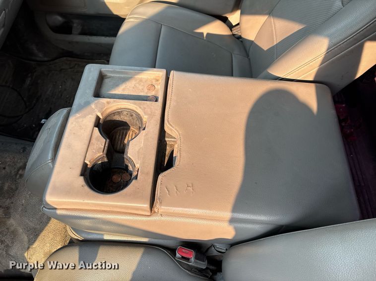 image for item DX8014 2017 Ford F450 Super Duty XL SuperCab truck cab and chassis